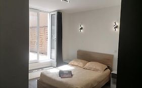 Jacuzzi Terrasse Centre Ville Narbonne Chambre 1